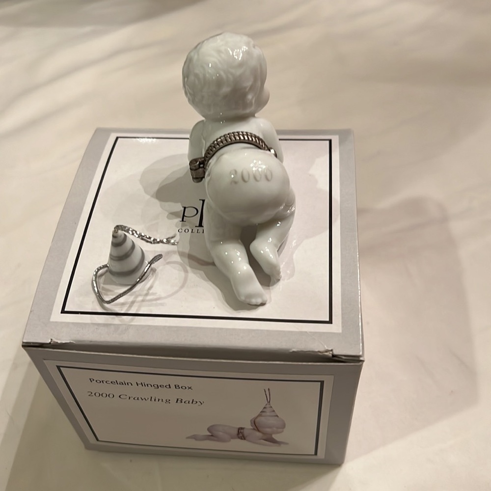2000 Crawling Baby Porcelain Hinged Box by Midwest of Cannon Falls PHB 2000 - Picture 2 of 6